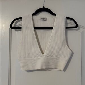 Aritzia Babaton Cream Ribbed V-Neck Crop Top